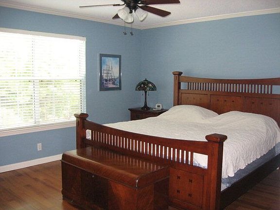 4th image of 205 Stillwater Dr