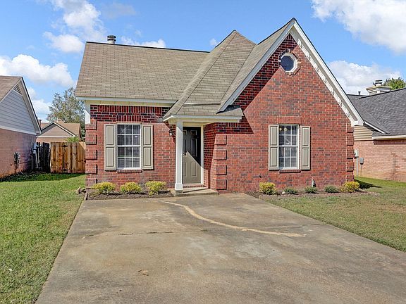 3rd image of 7031 Hampton Dr