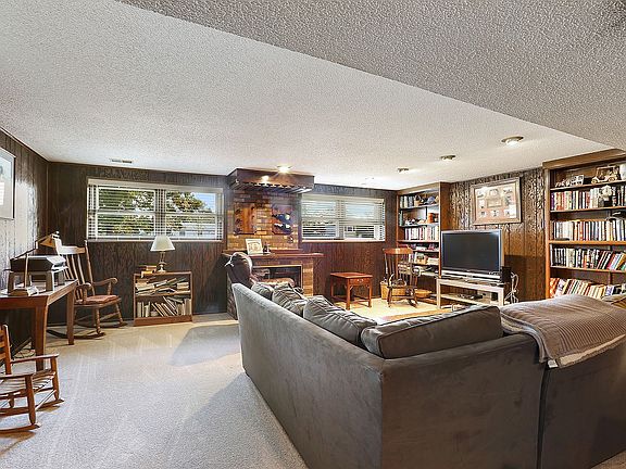 5th image of 16334 76th Ave