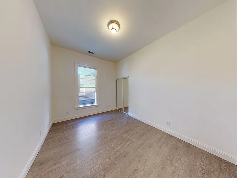 2323 Martin Luther King Jr Way — Photo 6