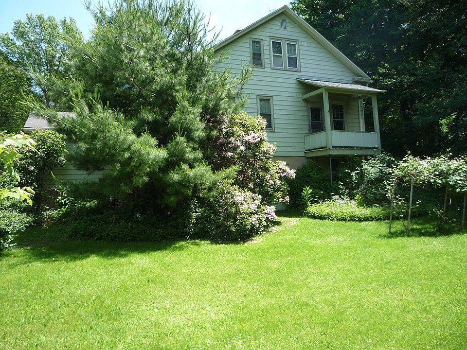 2nd image of 411 Maple Hill Ave