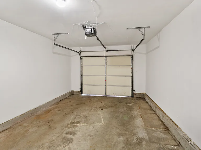 1320 E Arnold St — Photo 16