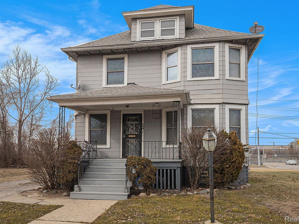 1st image of 75 Beresford St