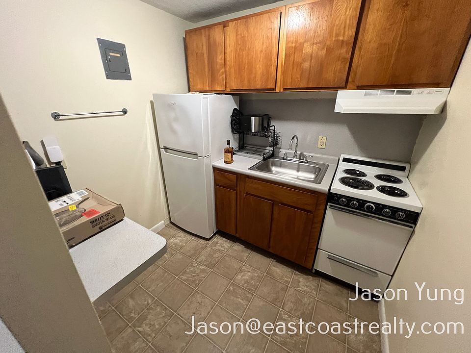 2nd image of 237 Harrison Ave #4