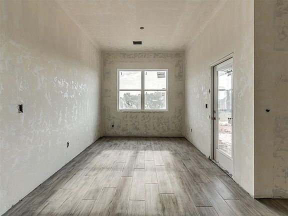 5th image of 2108 Preserve Edge Dr