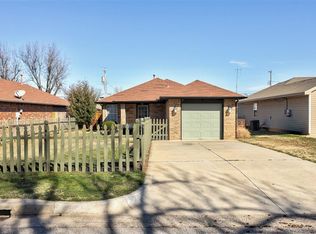 1423 NW 98th St, Oklahoma City, OK 73114