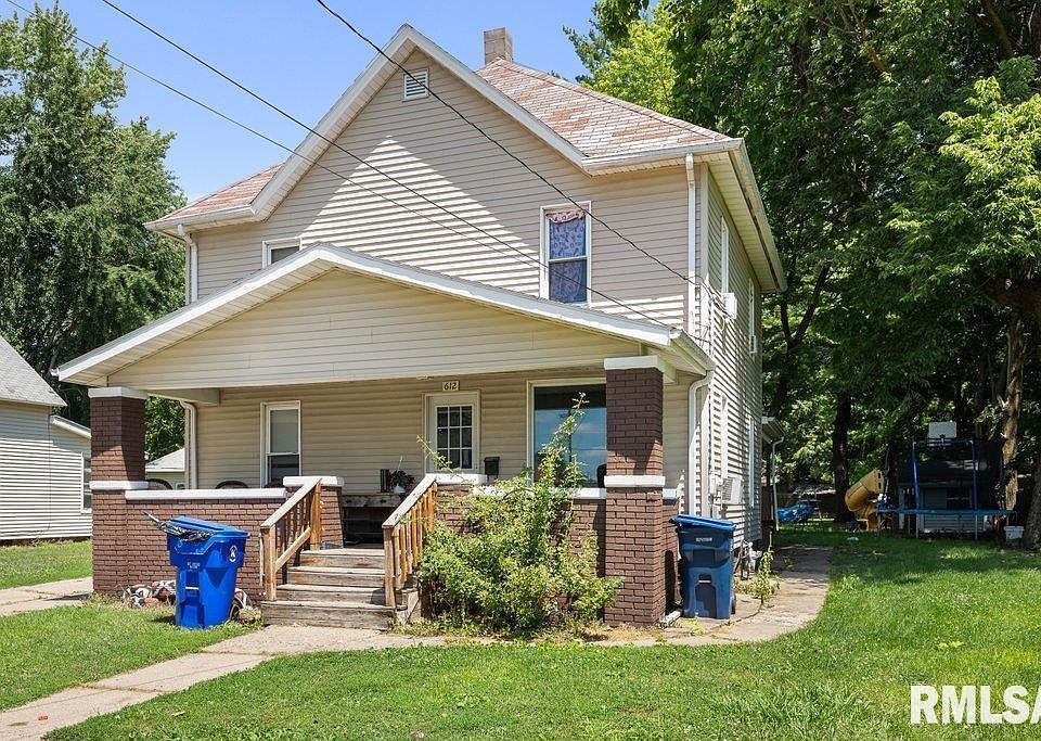 1st image of 612 N Burr St