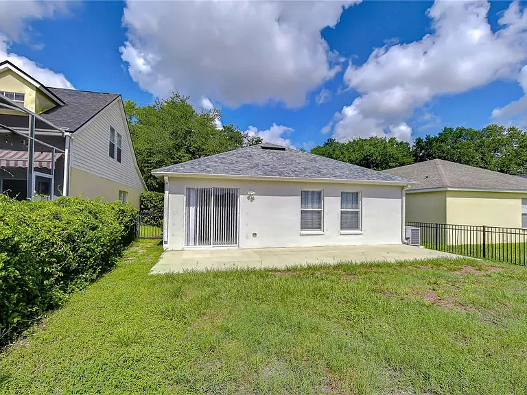 6010 Skylarkcrest Dr — Photo 2