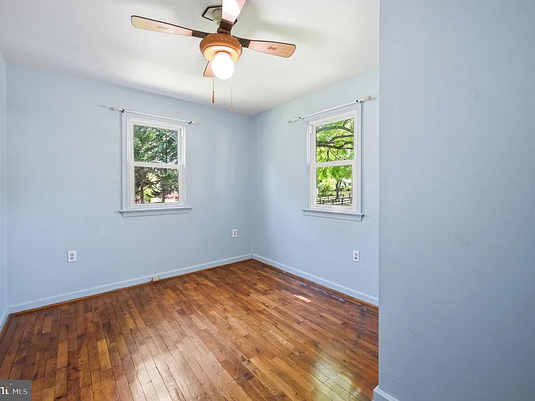 44 S Woodlawn Ave — Photo 16