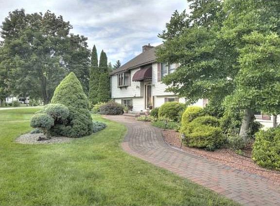 2nd image of 115 Willard Way