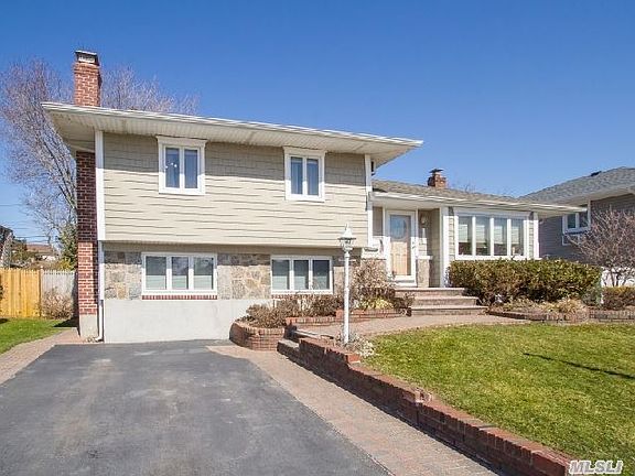 2nd image of 407 N Queens Ave