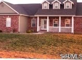 28 Bullseye Dr, Troy, IL 62294