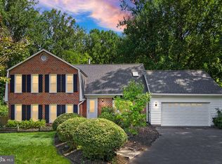5305 Hexagon Pl, Fairfax, VA 22030