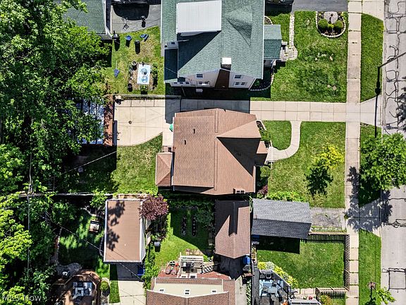 2nd image of 15416 Lakewood Heights Blvd