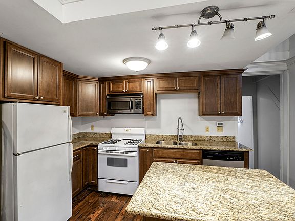 3rd image of 1434 Constance St APT 2