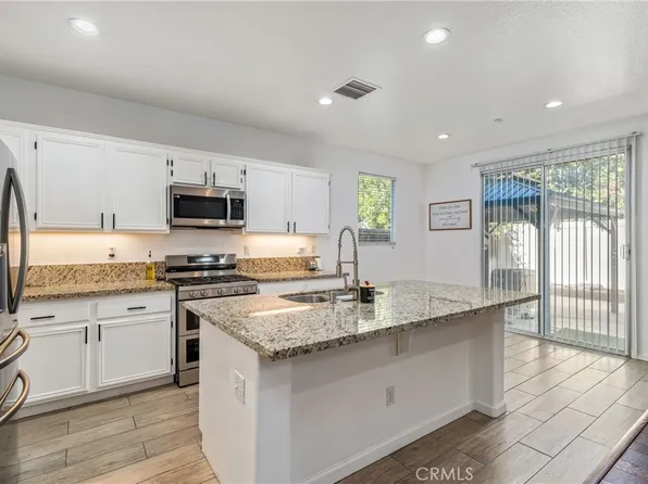 11141 Gardenhurst Ct, Riverside, CA 92505