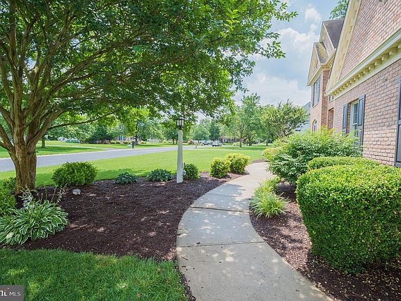 3rd image of 6074 Bridle Ct