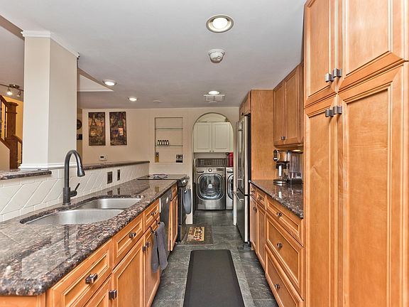 4th image of 1169 S Plymouth Ct #118A