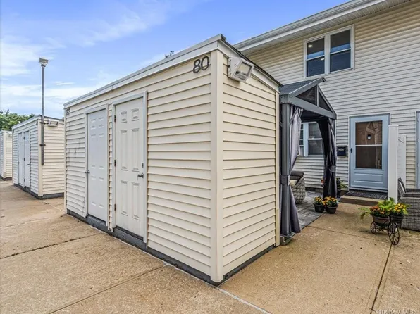 80 Townhouse Road N #80N, Huntington Station, NY 11746
