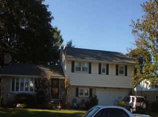 3113 Linda Ln, Sinking Spring, PA 19608