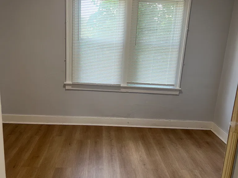 18884 Albany St #2 — Photo 6