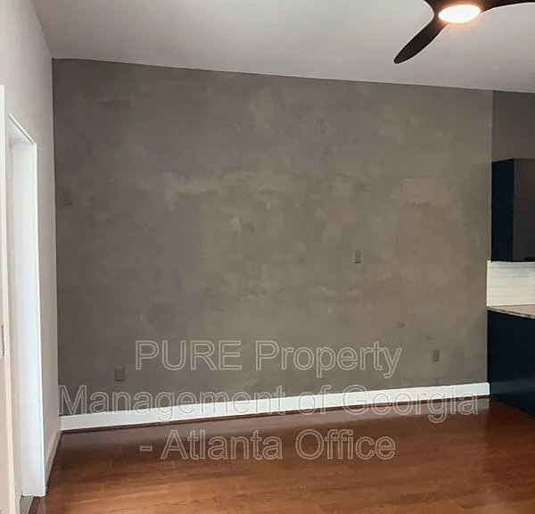89 Mangum St SW #102 — Photo 8