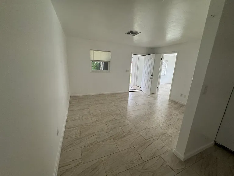 4835 Tudor Dr #B — Photo 5