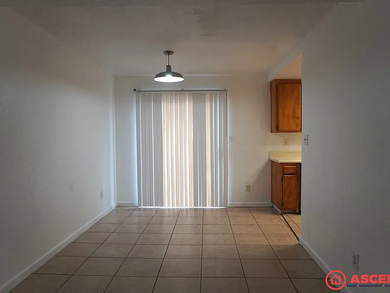 2661 Sunny Lane — Photo 6