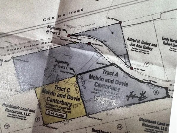 80 S Sleepy Hollow Rd, Amherstdale, WV 25607