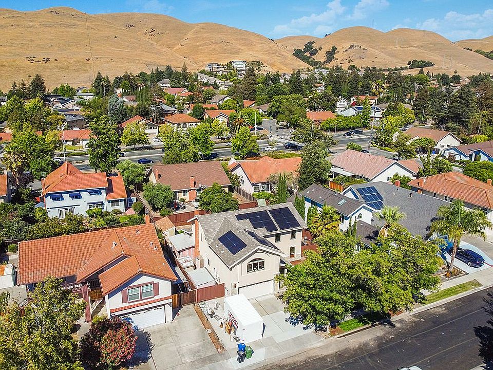 2nd image of 40812 Ondina Pl