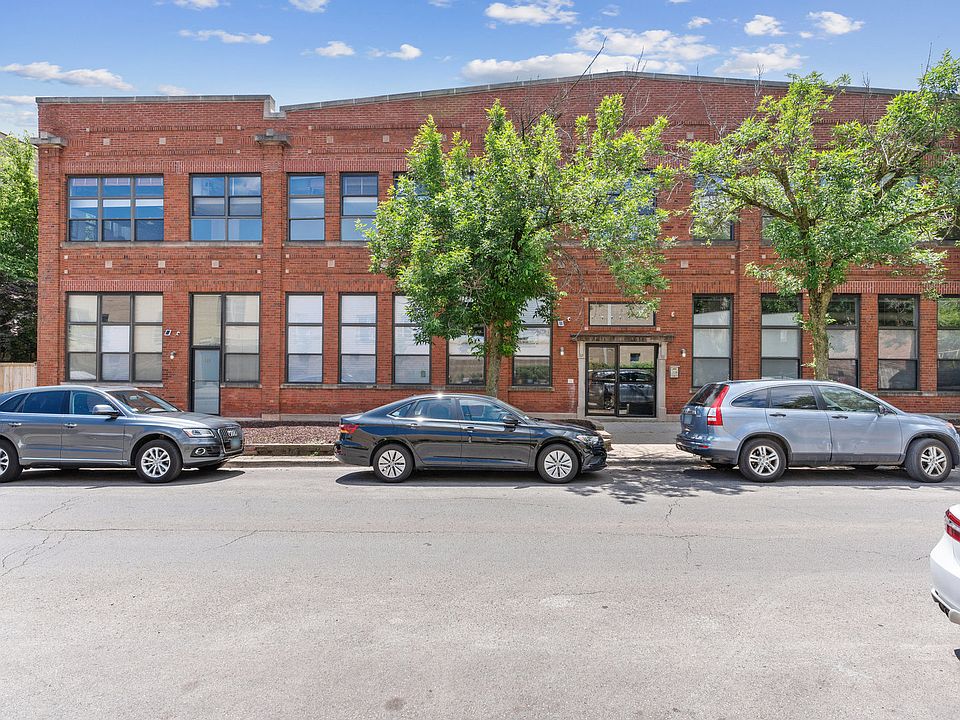 1st image of 1111 W Cornelia Ave APT 208