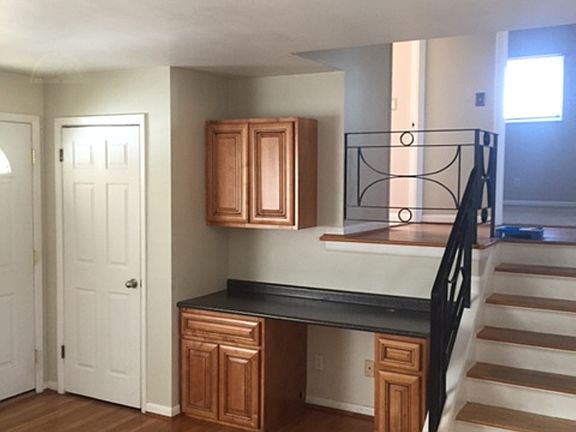 Built in Desk area in LR