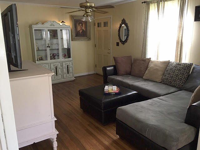 2nd image of 208 Tucwal St