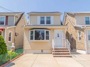 90-52 208th St #1, Queens Village, NY 11428