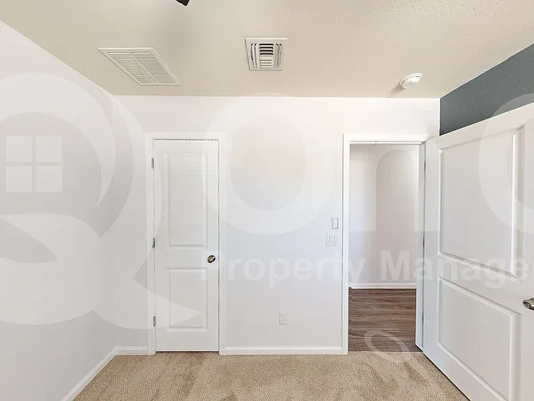 286 E Bobcat Pl — Photo 26