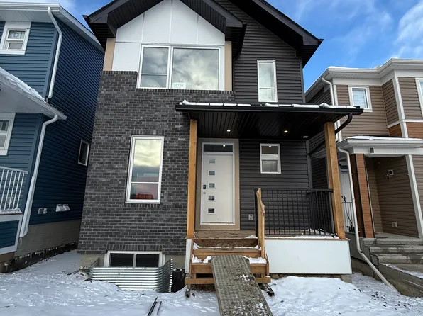 19728 44th St SE, Calgary, AB T2A 5K7