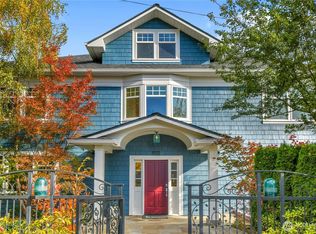 922 Nob Hill Ave N, Seattle, WA 98109