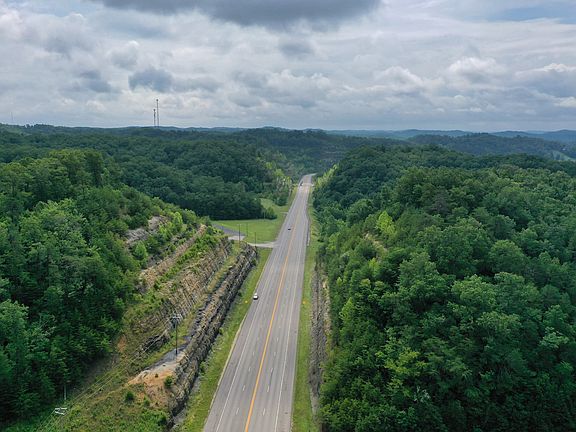 KY 7 and KY 519 leading southeast toward West Liberty