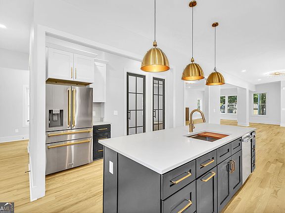 2nd image of 2361 Lynn Iris Dr