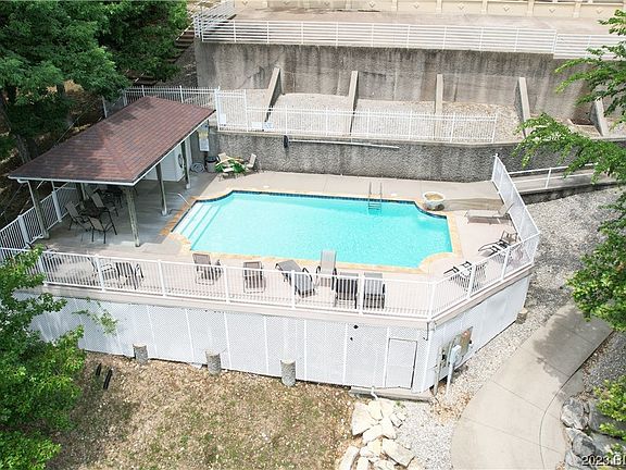 3rd image of 6794 Saint Tropez Cir