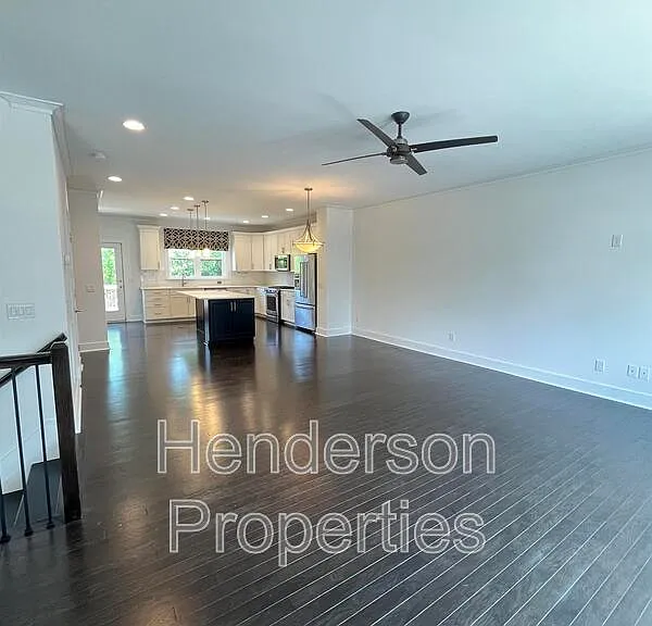 1903 Seegars Pl — Photo 4