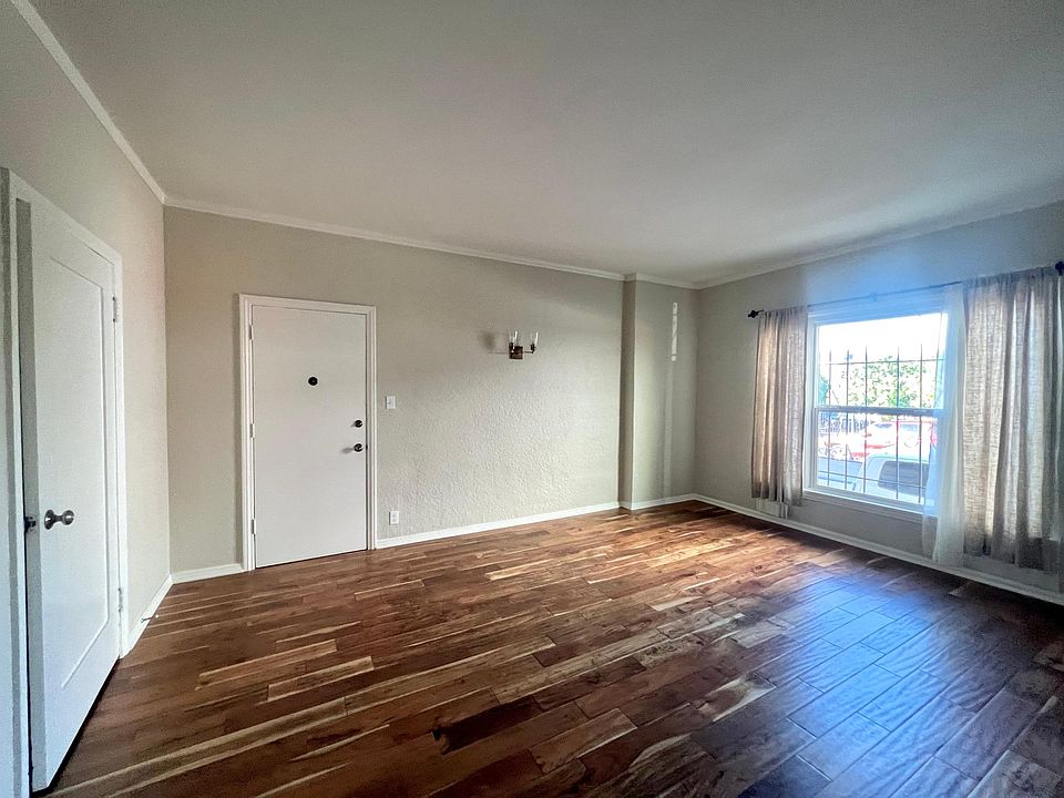 1st image of 1426 N Edgemont St #10