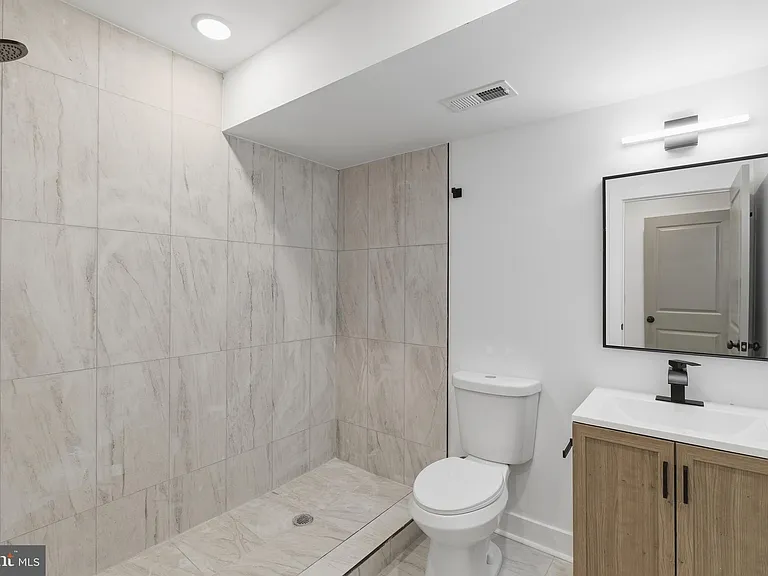 2310 N Sydenham St #1 — Photo 17