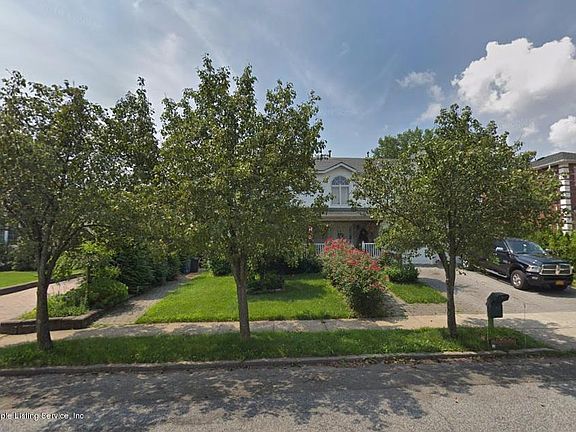 3rd image of 122 Holcomb Ave