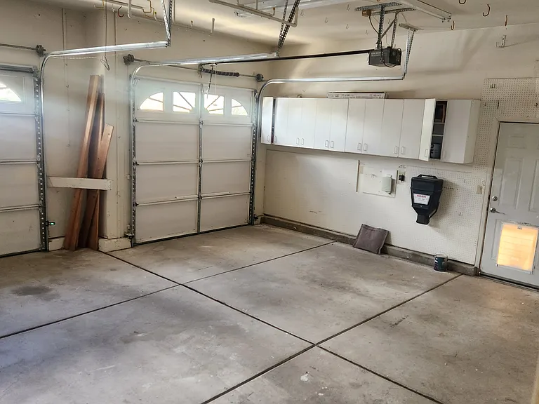 4742 Village Green Pkwy — Photo 41