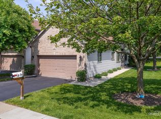 111 Fawn Ln, Elgin, IL 60120