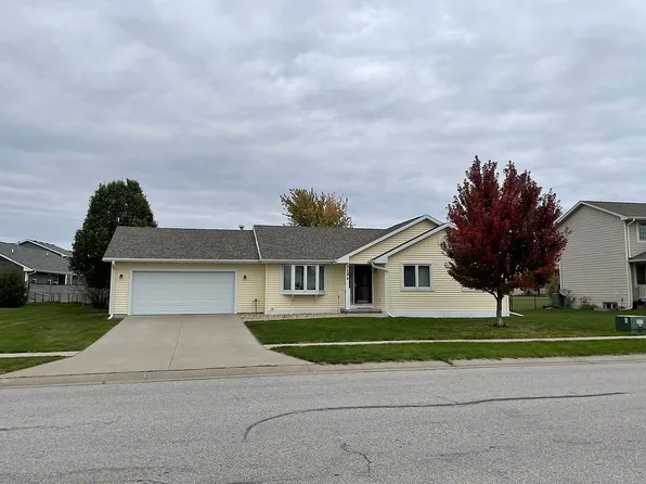 315 Prairie View Dr, Gilbert, IA 50105