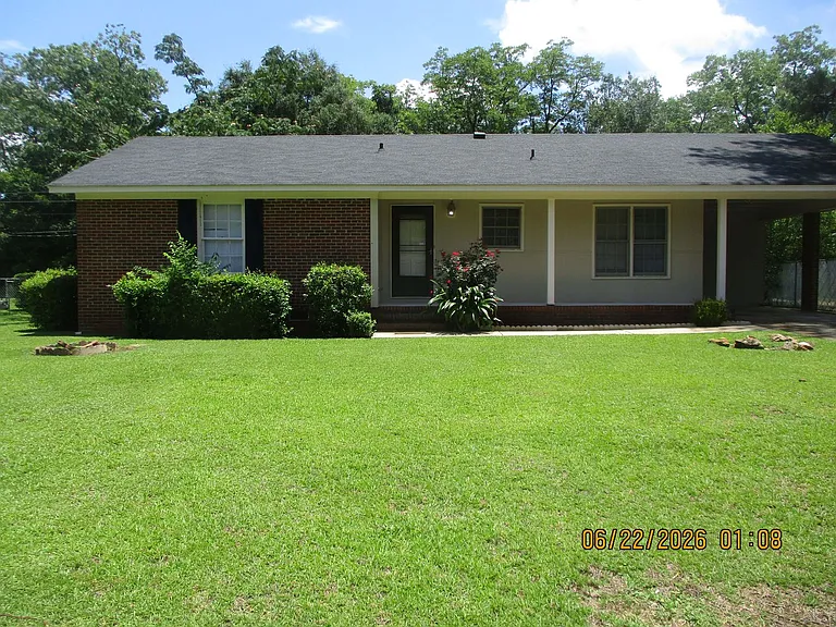 1108 Duke Ln — Photo 1