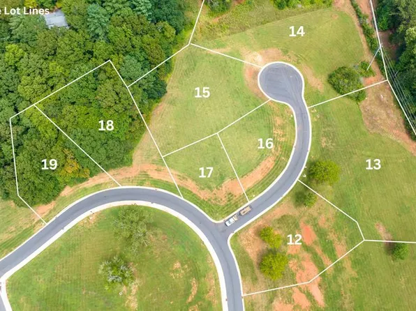 15 Fairview St, Franklin, NC 28734