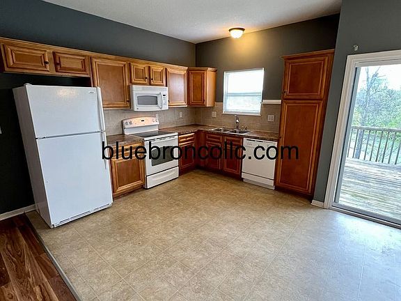 4th image of 10512 E 45th Ter